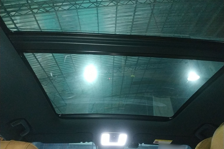 理想汽车 理想ONE 2021款 增程6座版中控内饰22