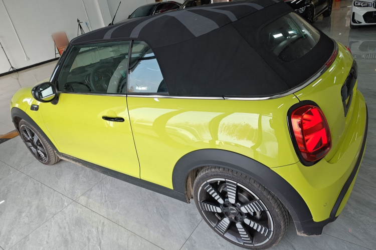 MINI 2023款 改款 2.0T COOPER S CABRIO 艺术家车身外观4