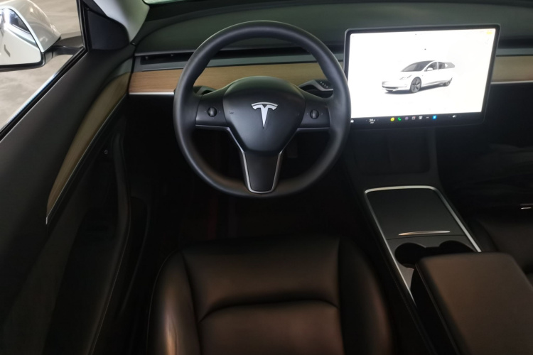 特斯拉 Model 3 2022款 后轮驱动版中控内饰13