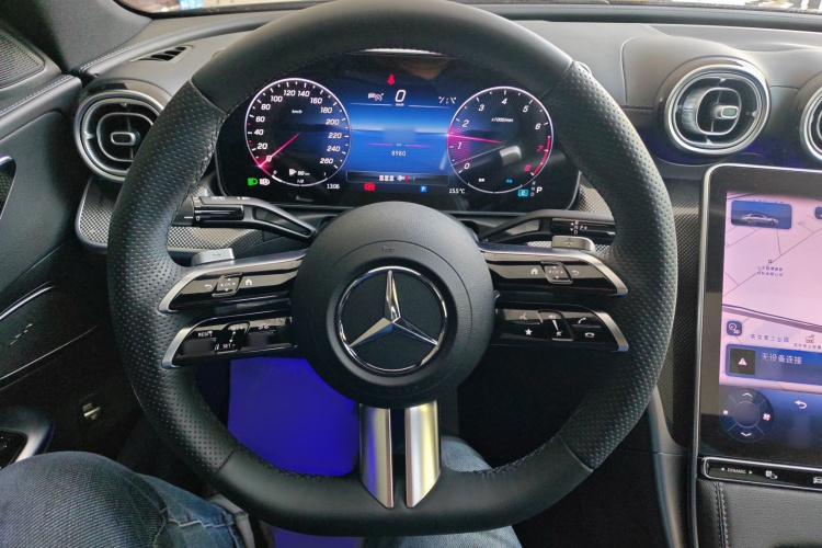 奔驰C级 2023款 改款二 C 260 L 运动版局部细节13