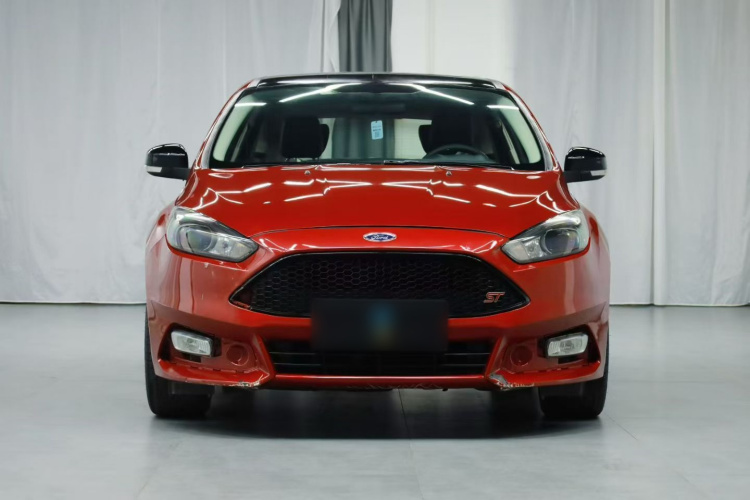 福特 福克斯 2017款 两厢 EcoBoost 180 自动精英型车身外观6005