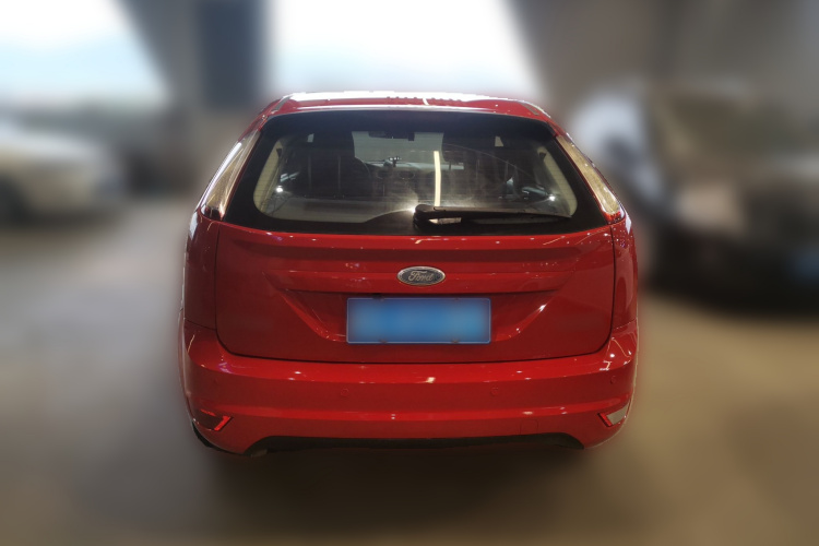 福特 福克斯 2013款 两厢经典 1.8L 自动基本型车身外观6