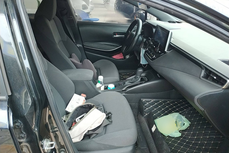 丰田 雷凌 2021款 双擎 1.8H E-CVT豪华版局部细节41