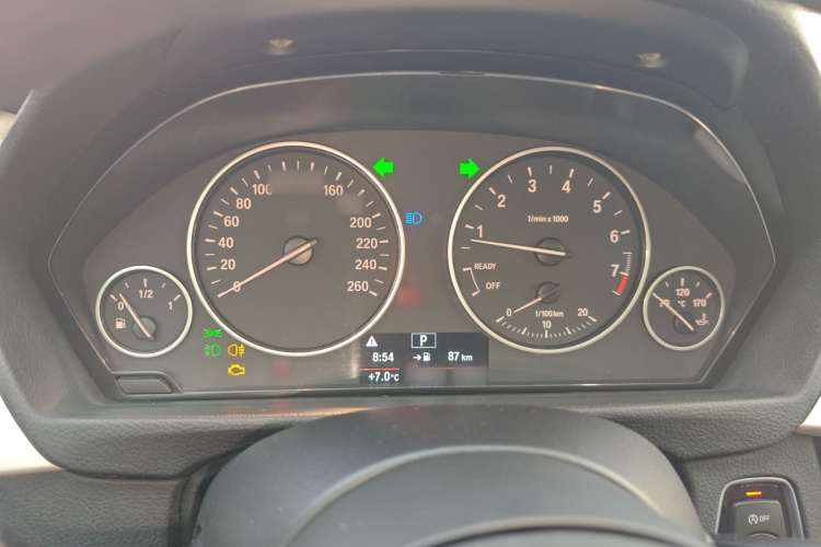 宝马3系GT 2017款 320i 时尚型局部细节14