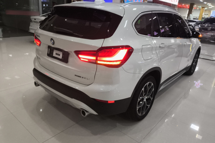 宝马X1 2020款 sDrive20Li 尊享型车身外观7