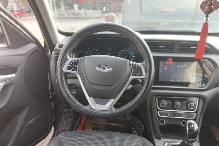 奇瑞 瑞虎3 2016款 1.6L 手动智尚版中控内饰13