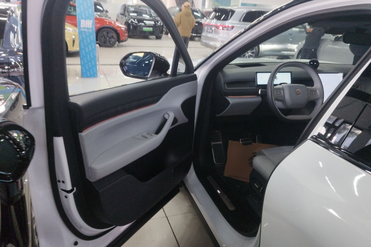 蔚来ES8 2023款 75kWh中控内饰7003