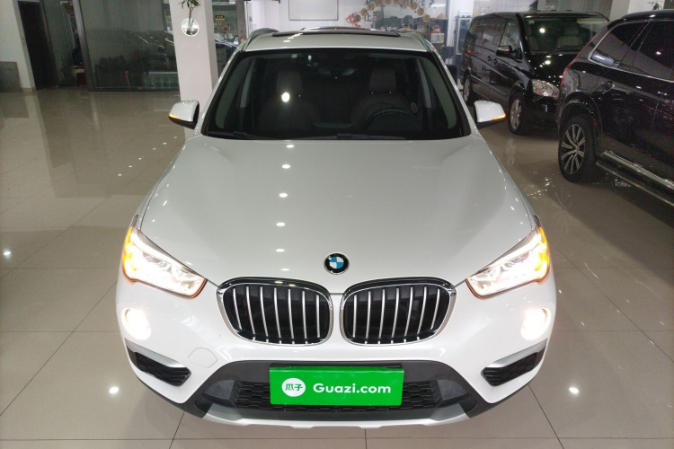 宝马X1 2019款 xDrive20Li 尊享型车身外观2