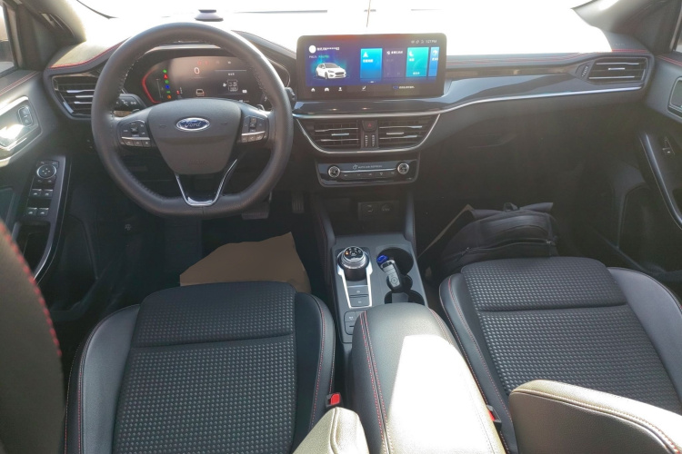 福特 福克斯 2021款 两厢 EcoBoost 180 自动ST Line中控内饰12