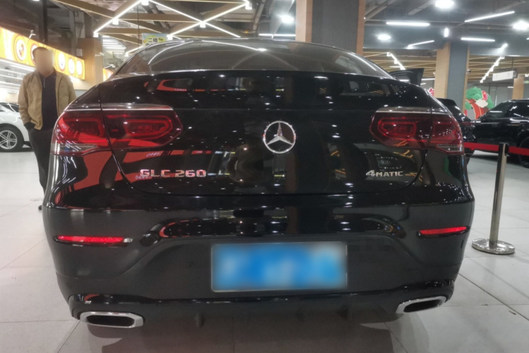奔驰GLC轿跑 2022款 改款 GLC 260 4MATIC 轿跑SUV车身外观6