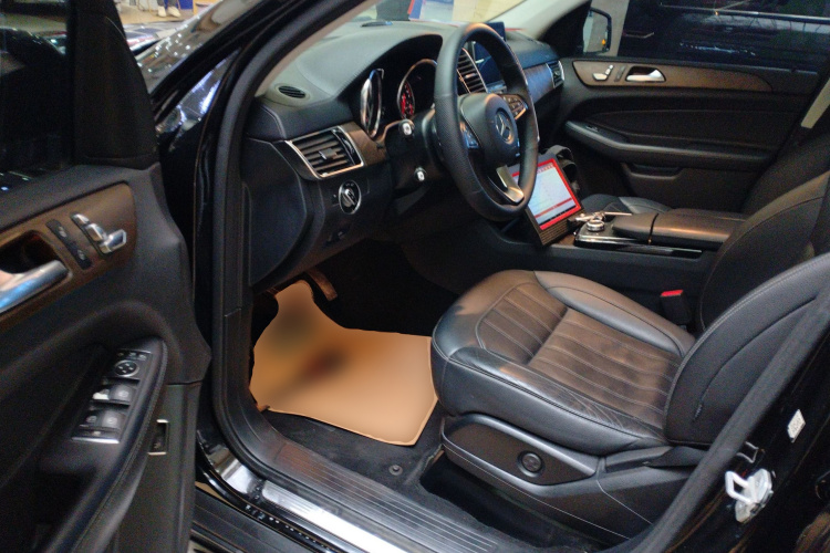 奔驰GLE 2018款 GLE 320 4MATIC 动感型臻藏版中控内饰20