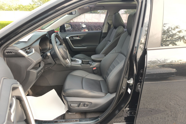丰田 威兰达 2023款 2.0L CVT两驱豪华PLUS版中控内饰19
