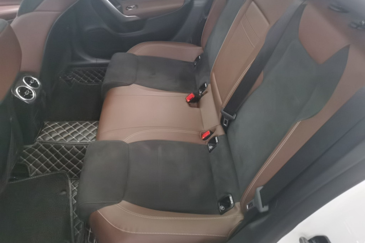 奔驰A级 2019款 A 200 L 运动轿车中控内饰21