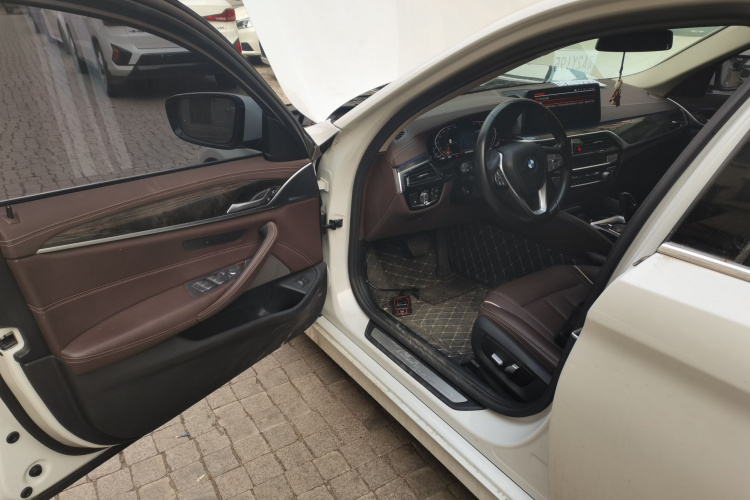 宝马5系 2021款 525Li 豪华套装中控内饰7003