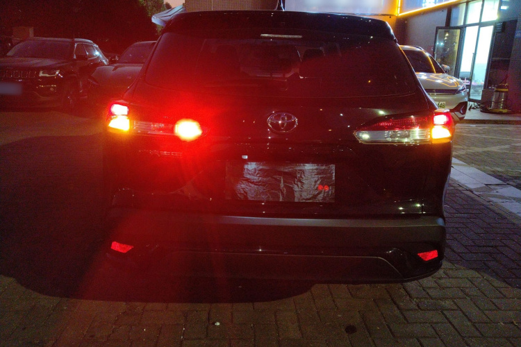 丰田 锋兰达 2023款 2.0L CVT精英版车身外观6