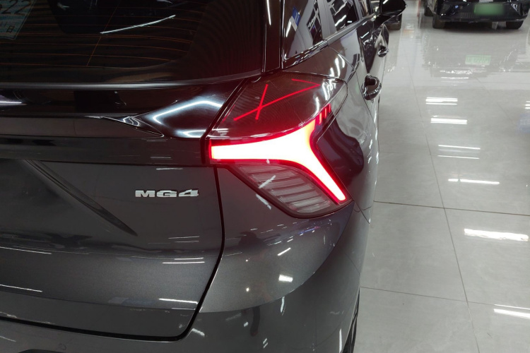 名爵 MG4 EV 2023款 415km 出海冠军版车身外观9