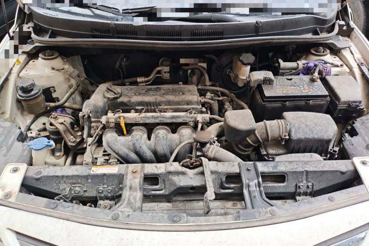 现代 瑞纳 2014款 1.4L 手动智能型GLS局部细节24