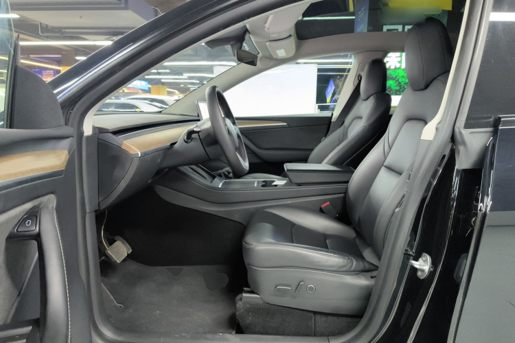 特斯拉 Model Y 2021款 标准续航后驱版局部细节19