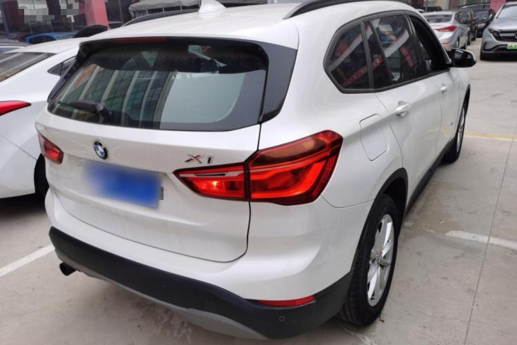 宝马X1 2016款 sDrive18Li 时尚型车身外观7