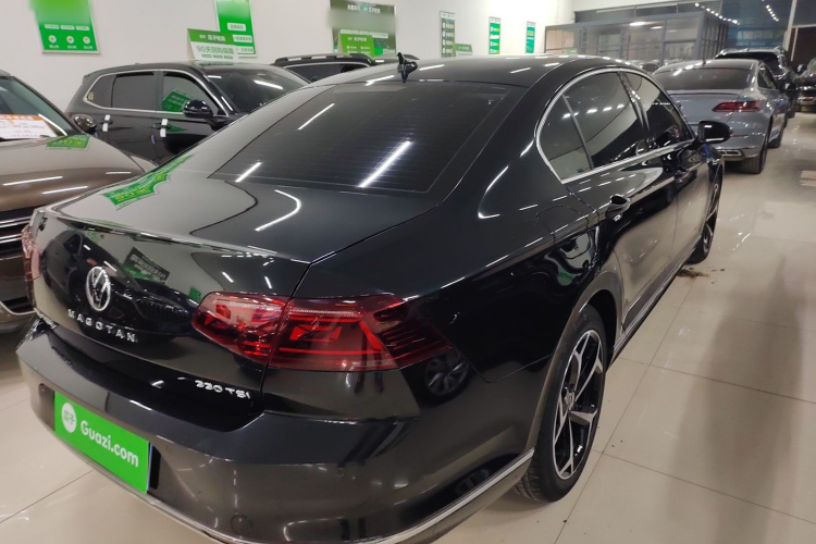 大众 迈腾 2023款 200万辆纪念版 330TSI DSG领先型车身外观7