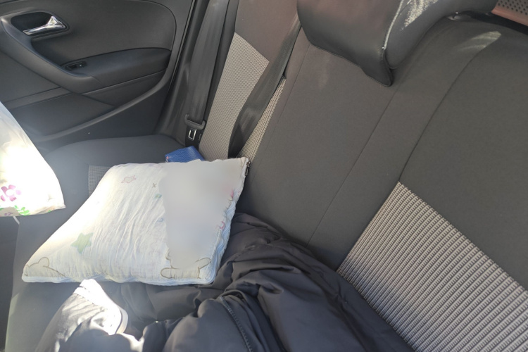 大众 Polo 2016款 1.4L 自动风尚型中控内饰7004