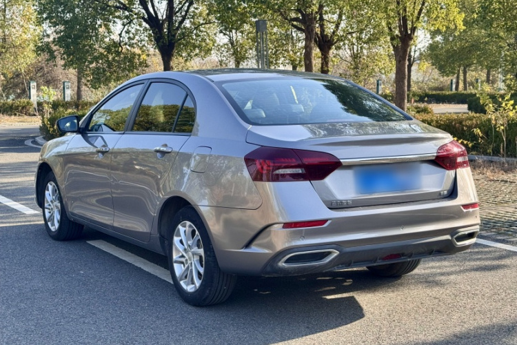 吉利汽车 帝豪 2021款 UP 1.5L 手动豪华型车身外观6005