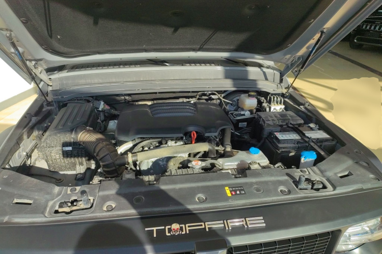 坦克300 2023款 2.0T 铁骑02机舱底盘24