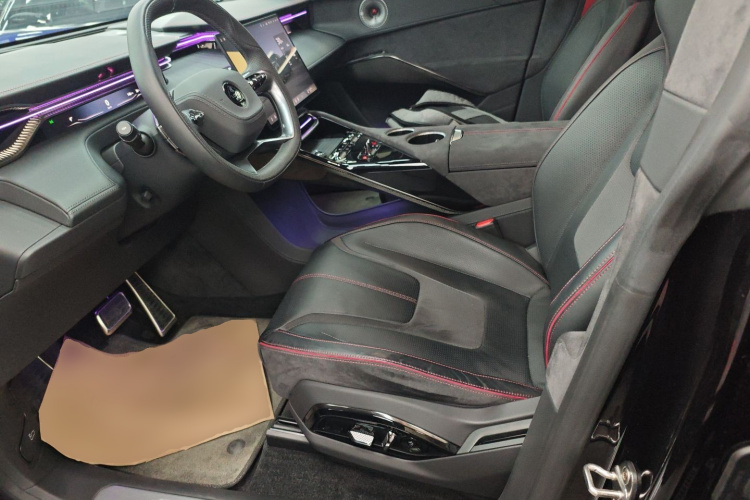 莲花跑车 2023款 ELETRE S+中控内饰19