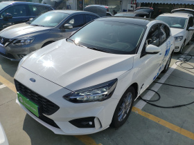 福特 福克斯 2021款 两厢 EcoBoost 180 自动锋潮型