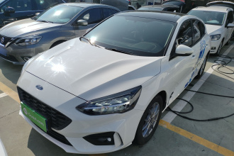 福特 福克斯 2021款 两厢 EcoBoost 180 自动锋潮型