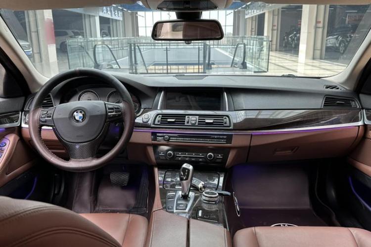 宝马5系 2014款 525Li 领先型中控内饰7002