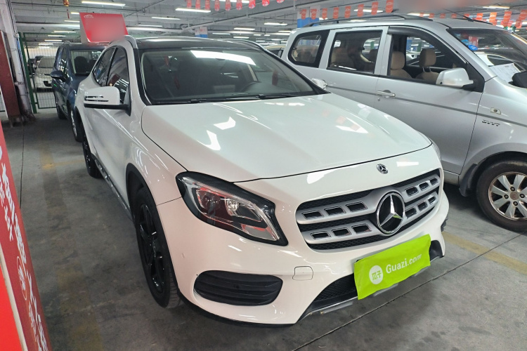 奔驰GLA 2019款 GLA 200 时尚型车身外观3