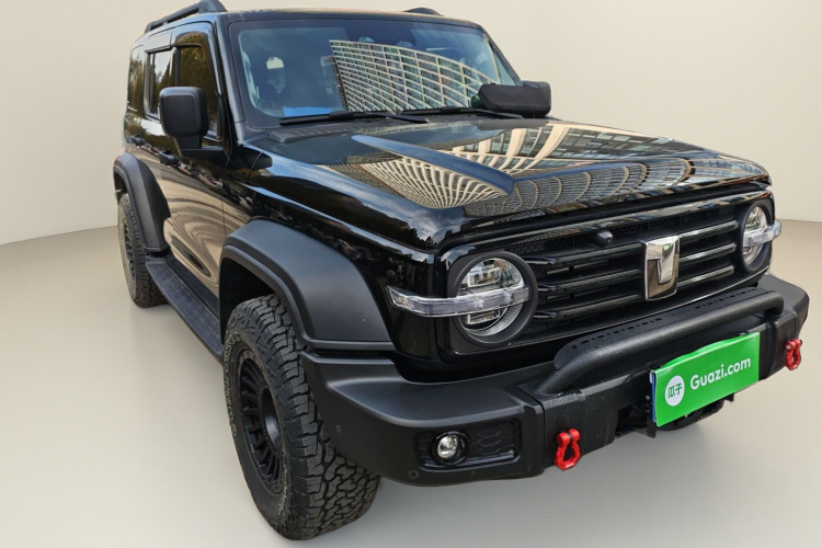 坦克300 2025款 2.0T 征服者车身外观3