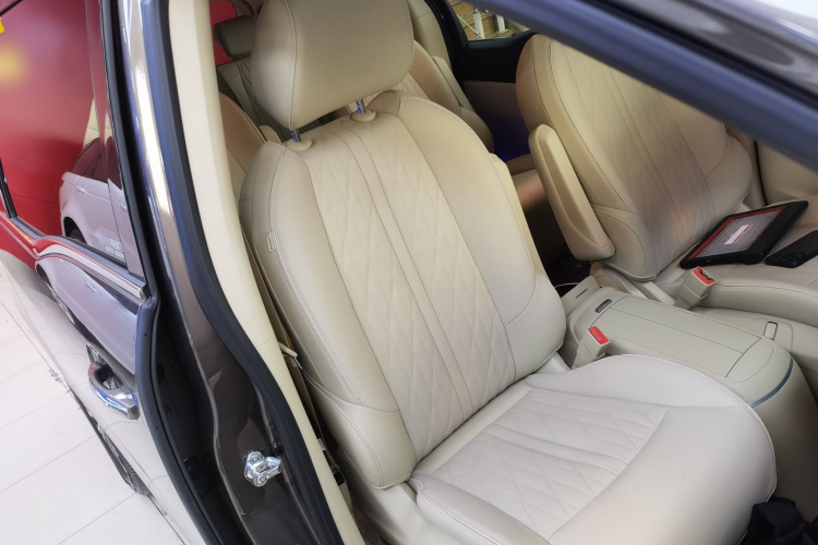 别克GL8 2023款 改款 陆上公务舱 豪华型局部细节41