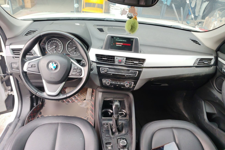 宝马X1 2018款 sDrive18Li 时尚型中控内饰12