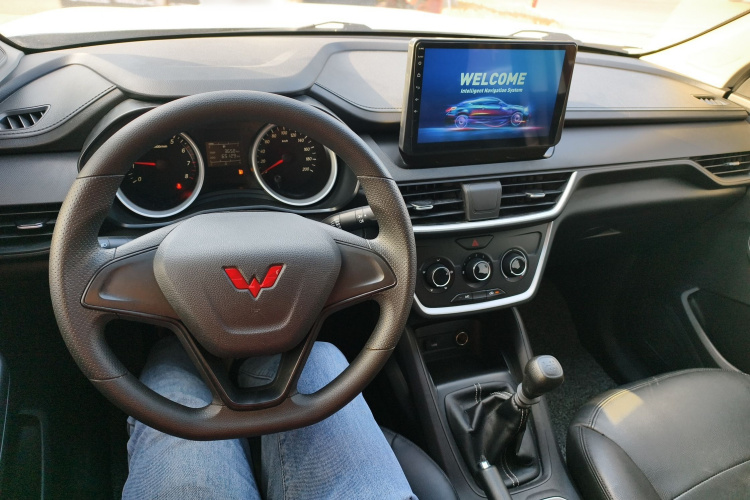 五菱汽车 五菱宏光S3 2019款 1.5L 手动标准型 国VI中控内饰12