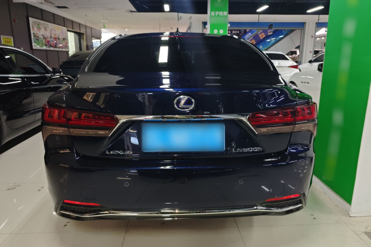 雷克萨斯LS 2021款 500h 豪华版车身外观6