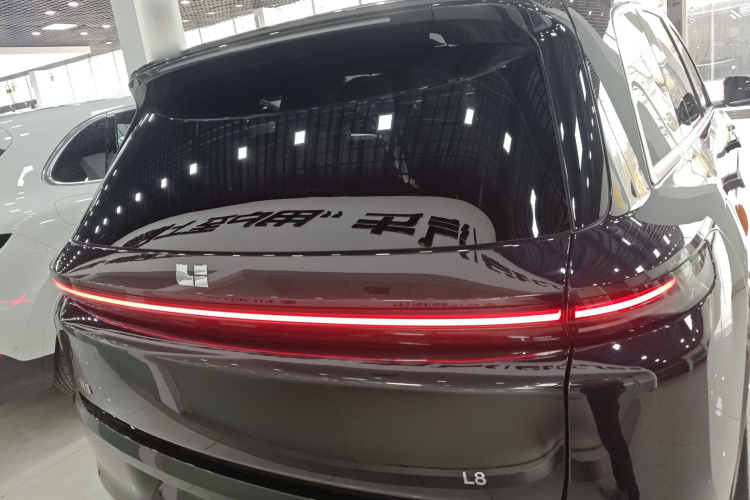 理想汽车 理想L8 2023款 Pro车身外观6