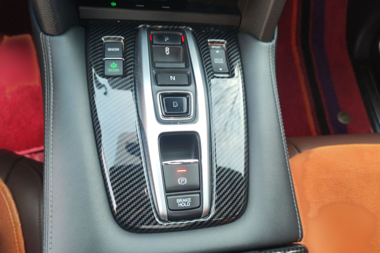 本田UR-V 2017款 370TURBO 四驱尊耀版 国V局部细节18