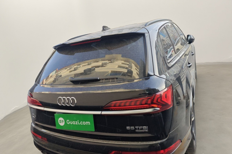 奥迪Q7 2020款 55 TFSI quattro 黑武士专享版车身外观6
