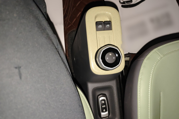 吉利银河 2024款 200km 熊猫骑士局部细节18