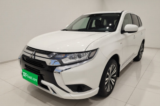 三菱 欧蓝德 2021款 改款 2.0L 两驱畅行版 5座