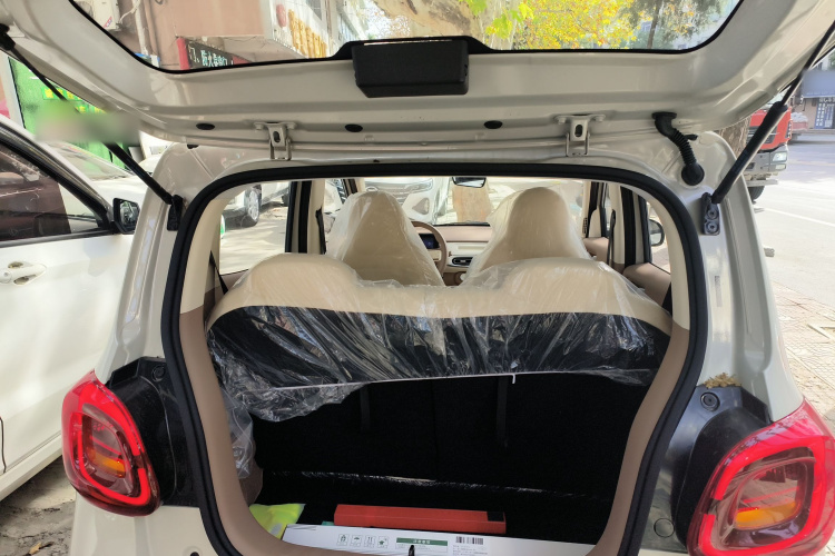 五菱汽车 宏光MINIEV 2025款 四门版 进阶款机舱底盘23