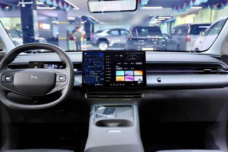 小鹏G6 2025款 725 超长续航 Max 旗舰版中控内饰7004