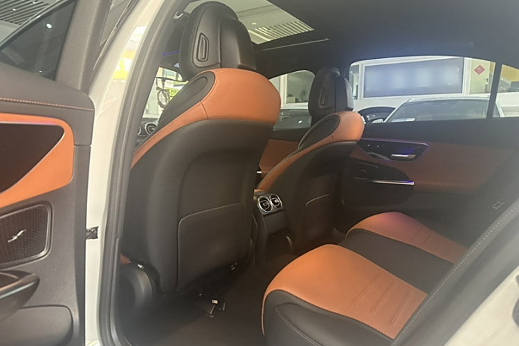 奔驰C级 2024款 C 200 L 运动版中控内饰7003