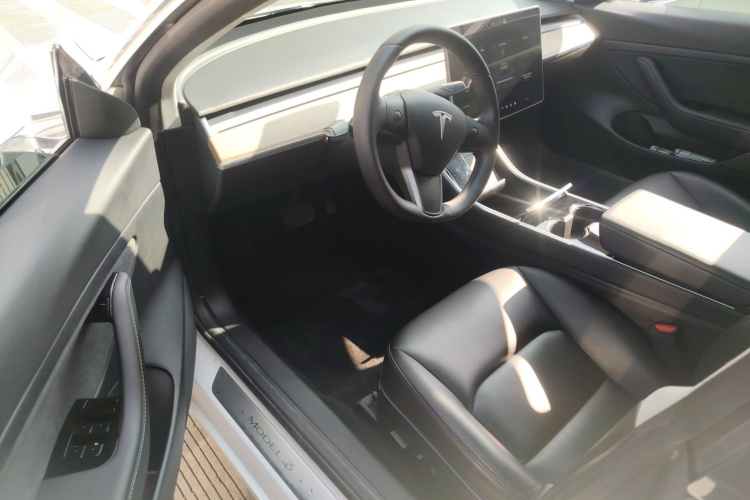 特斯拉 Model 3 2020款 改款 长续航后轮驱动版中控内饰20