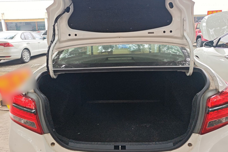 丰田 YARiS L 致享 2017款 1.5E CVT魅动版机舱底盘23