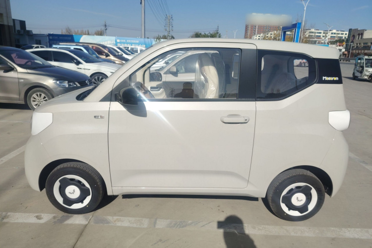 五菱汽车 宏光MINIEV 2024款 第三代 215km 青春版车身外观4