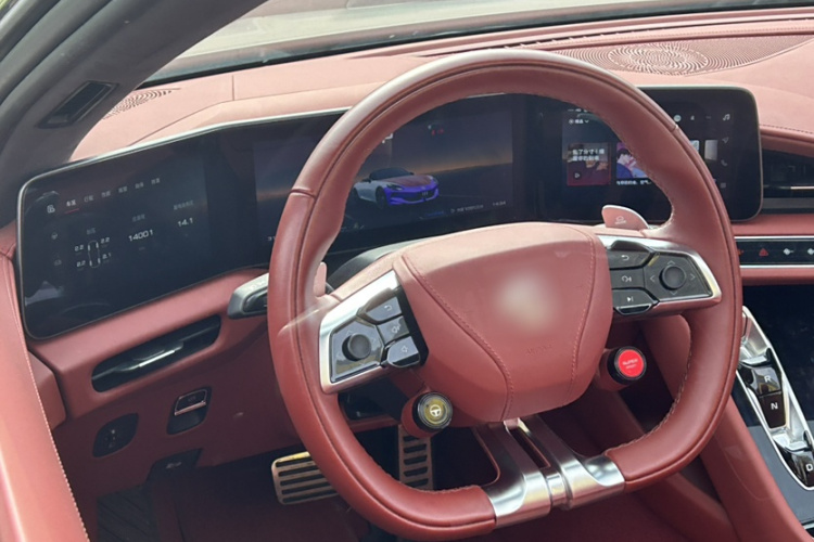 名爵 MG Cyberster 2024款 520km 传奇四驱红篷版中控内饰7003