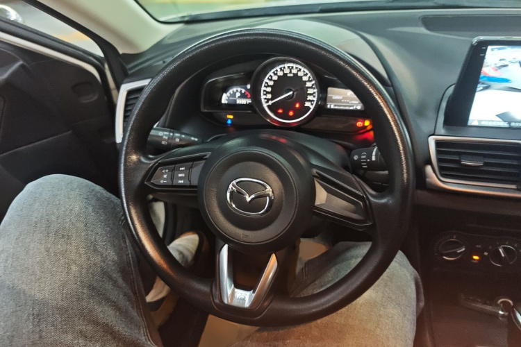 马自达3 昂克赛拉 2017款 三厢 1.5L 自动舒适型 国V中控内饰13